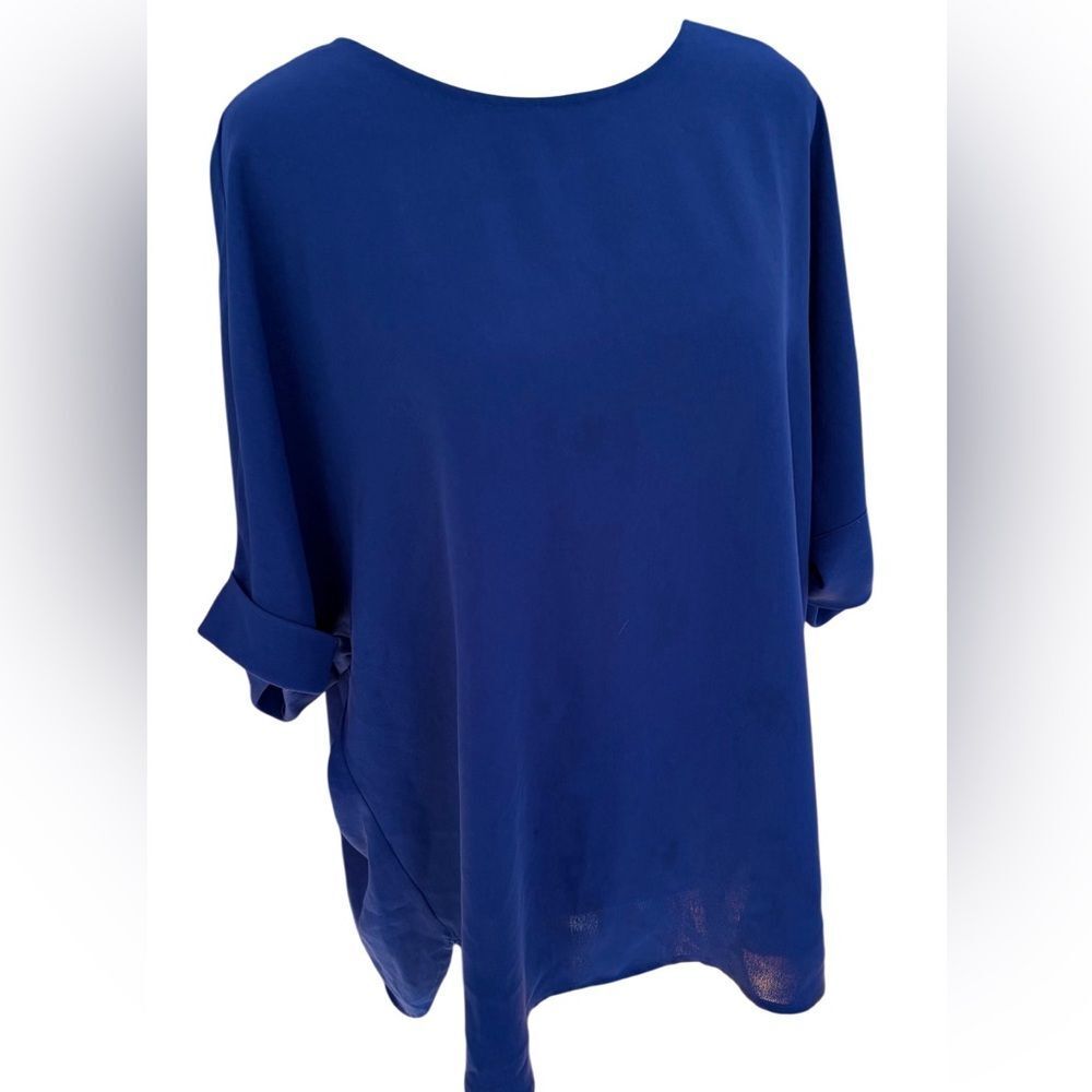 Uniqlo Navy Women's Cuffed short sleeved Round neck Relaxed fit Blouse size XL